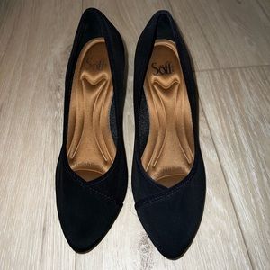 Soffit heels, fabric stretchy top. 3.5 inches